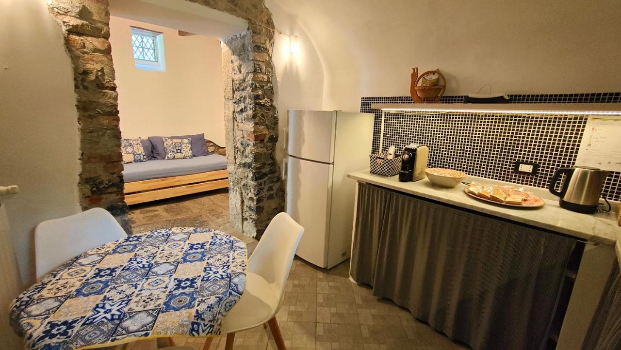 BiassaLa Casa Delle Pietre Parlanti - Casa In Pietra Ai Piedi Del Parco Delle 5 Terre住宿加早餐旅馆 外观 照片