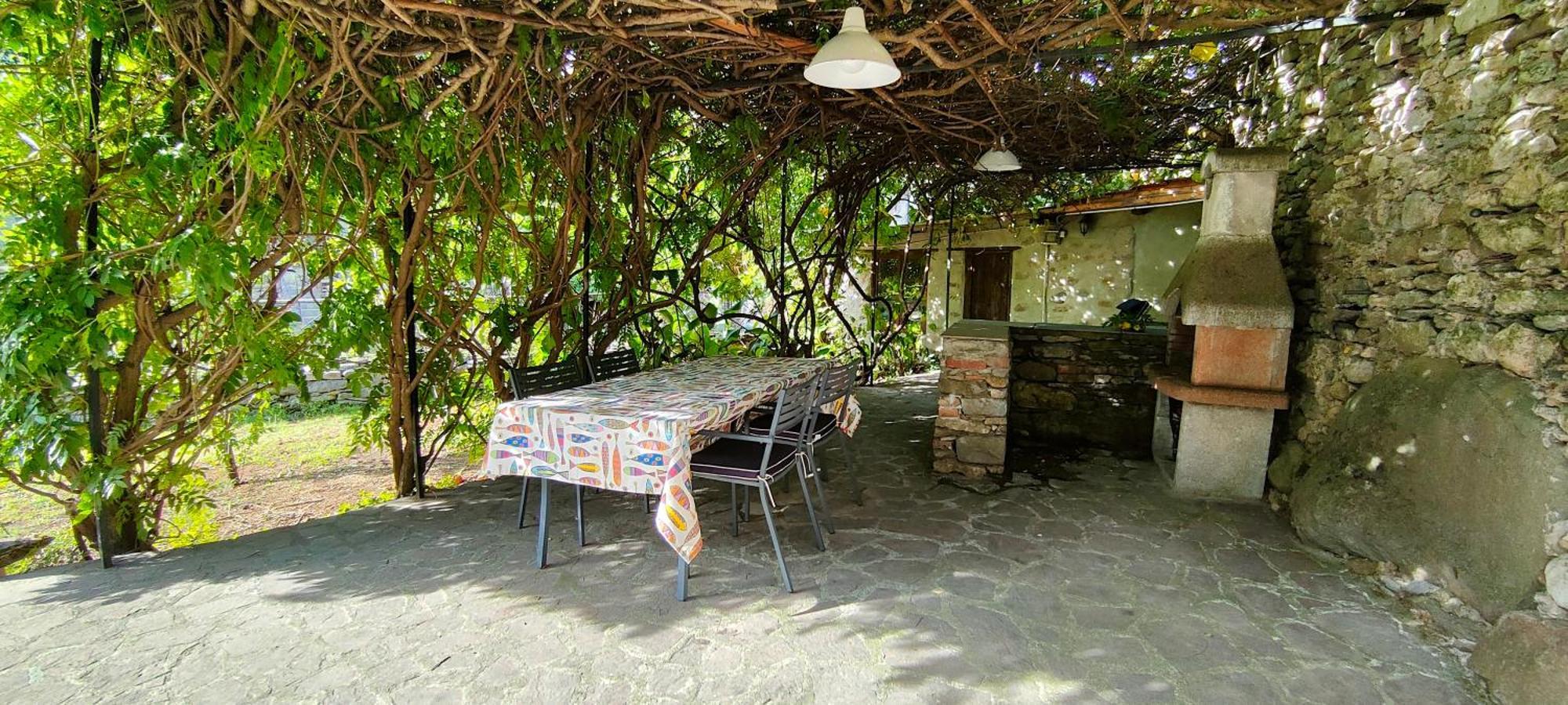 BiassaLa Casa Delle Pietre Parlanti - Casa In Pietra Ai Piedi Del Parco Delle 5 Terre住宿加早餐旅馆 外观 照片