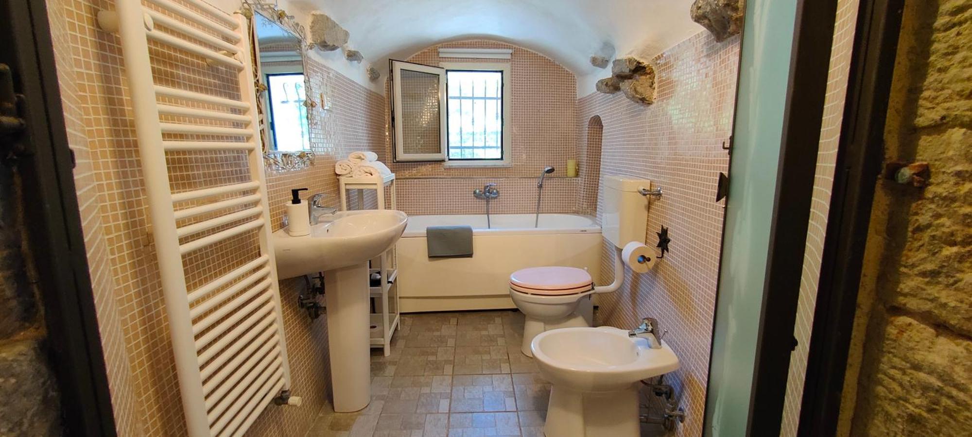 BiassaLa Casa Delle Pietre Parlanti - Casa In Pietra Ai Piedi Del Parco Delle 5 Terre住宿加早餐旅馆 外观 照片