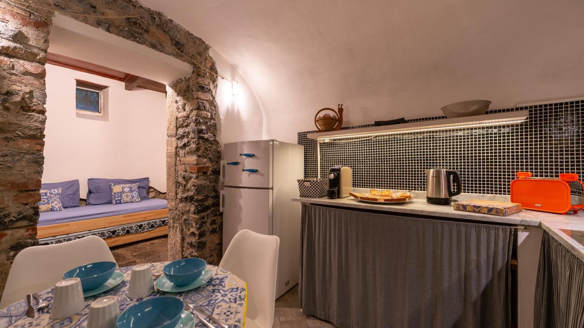 BiassaLa Casa Delle Pietre Parlanti - Casa In Pietra Ai Piedi Del Parco Delle 5 Terre住宿加早餐旅馆 外观 照片